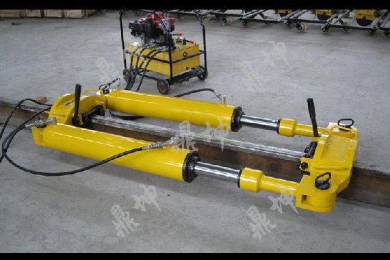 YLS-900型液壓鋼軌拉伸機(jī)